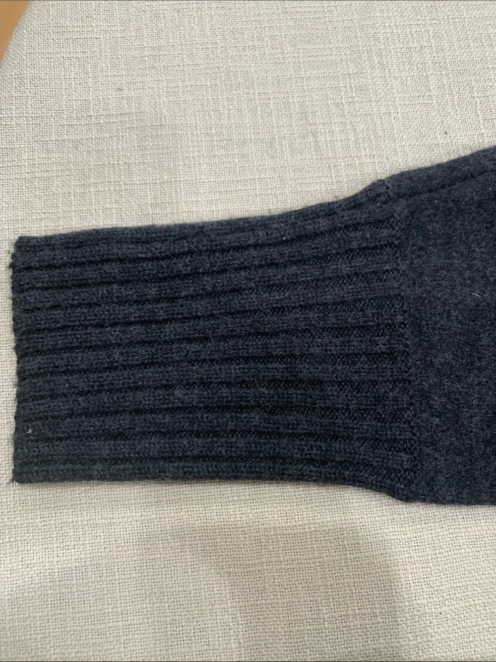 Ann Taylor Loft Sweater 109% Merino Wool Size Large  Military style - Picture 5 of 5